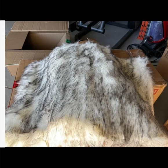 Faux Fur Area Rug - Picture 3 of 4